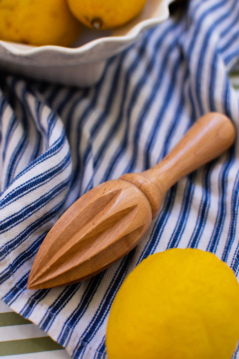Citrus juicer - Beech Wood